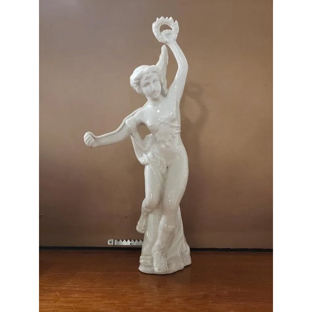 Late 19th Century Old Paris Porcelain Greek Goddess Nike Figurine For Sale - Image 9 of 9