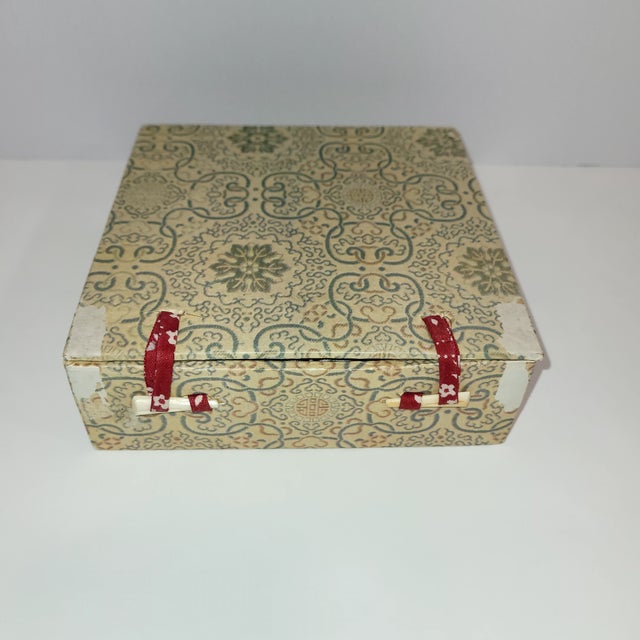Early 20th Century Chinese Plique-a-Jour Napkin Rings Floral Cloisonne-on-Glass Box Set 1912-1949 - 4 pcs For Sale In Portland, OR - Image 6 of 8