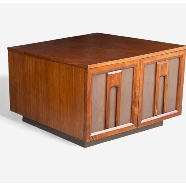 1960s Pair of Restored Mid-Century Modern Walnut Nightstands With Sculpted Doors For Sale - Image 10 of 12