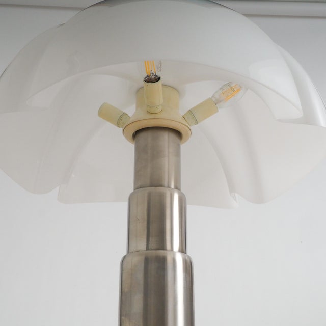 Vintage Pipistrelle Table Lamp by Gae Aulenti for Martinelli Luce, 1970s For Sale - Image 13 of 17