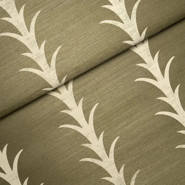 Schumacher SAMPLE - Schumacher x Celerie Kemble Acanthus Stripe Sisal Wallpaper In Juniper For Sale - Image 4 of 4