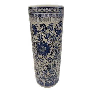Vintage Chinoiserie Blue and White Umbrella Stand For Sale