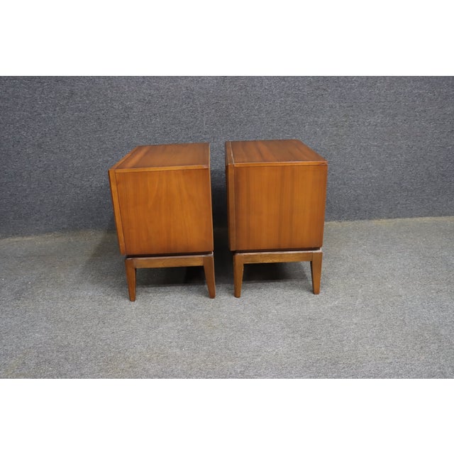 Wood Mid-Century Modern Walnut Nightstands Attributed to United Furniture Corporation, Pair For Sale - Image 7 of 12