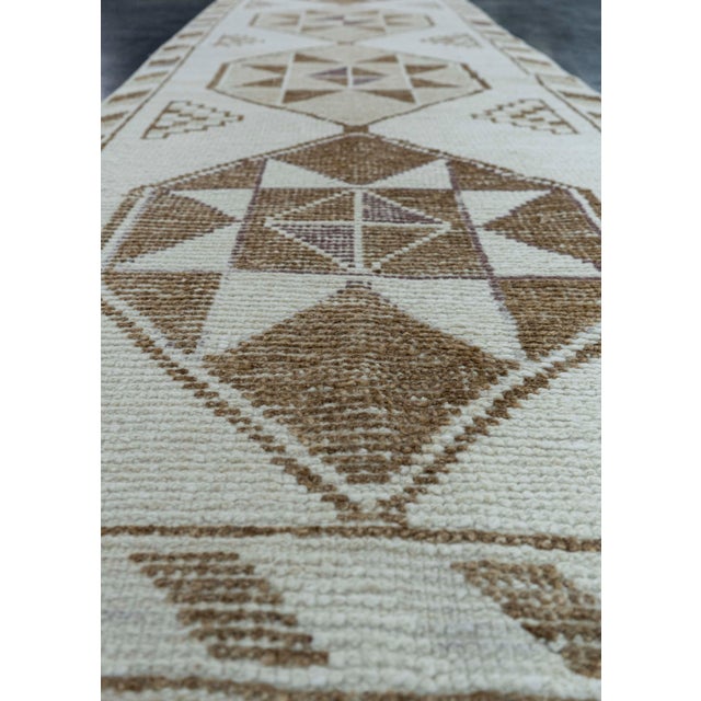 Turkish Vintage Rug 2'11" x 12'5" #20845 For Sale In Houston - Image 6 of 8