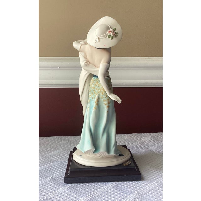 VTG Giuseppe Armani Figurines “Stolen Kiss” 1550c Florence Italy For Sale - Image 4 of 12