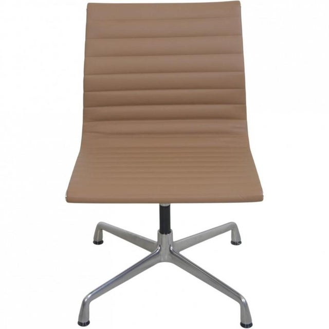 Vintage EA103 Chairs in Beige Leather by Charles Eames, 2019, Set of 4 For Sale - Image 3 of 18