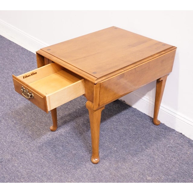 Ethan Allen Heirloom Nutmeg Maple Colonial Early American 33" Drop Leaf Accent End Table 10-8034 For Sale In Kansas City - Image 6 of 17