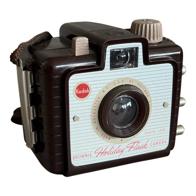 Vintage Kodak Brownie Holiday Flash Brown Bakelite Camera For Sale