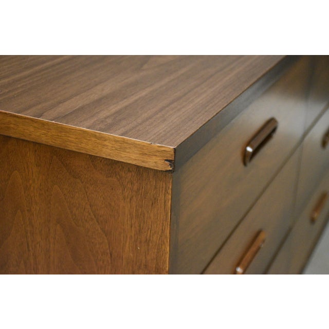 Johnson Carper Johnson Carper Walnut and Formica Mid Century Dresser For Sale - Image 4 of 11