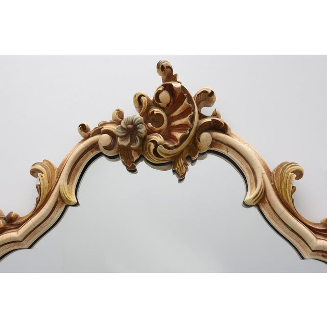 1950s 20th Century Rococo Italian Cream and Gilt Wall Mirror with Shell Crest, 1950s For Sale - Image 5 of 12