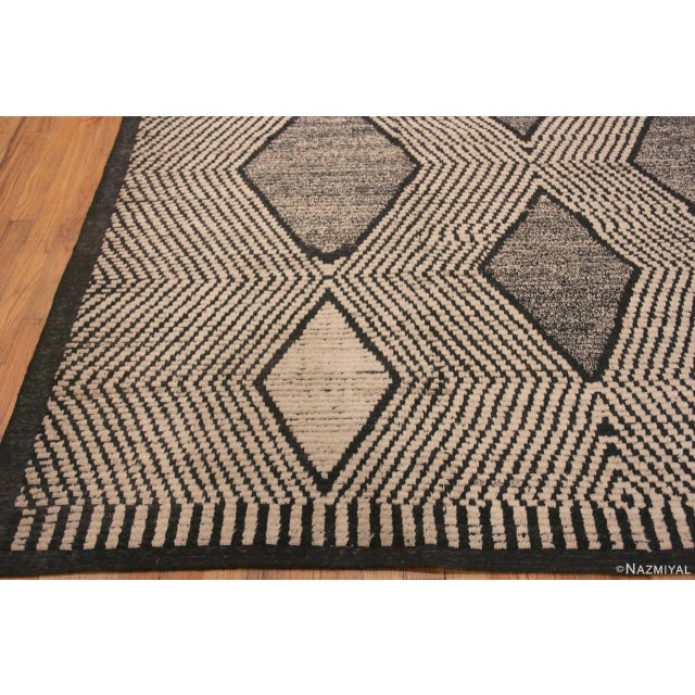 Nazmiyal Collection Diamond Design Modern Large Area Rug For Sale - Image 4 of 8