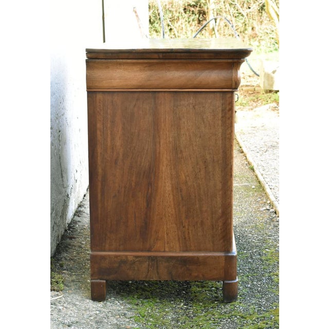 Louis Philippe French Chest of Drawers in Walnut, 1800s For Sale - Image 14 of 18