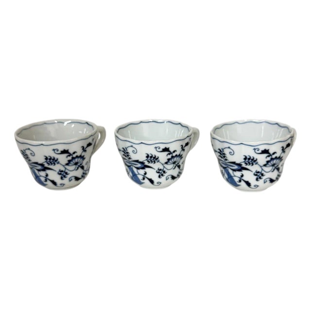 Mid 20th Century Blue Danube Coffee Cups, Japan - Set of 3 For Sale