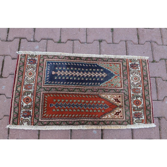 1950s Traditional Turkish Hand Knotted Vintage Kayseri Rug For Sale - Image 4 of 12