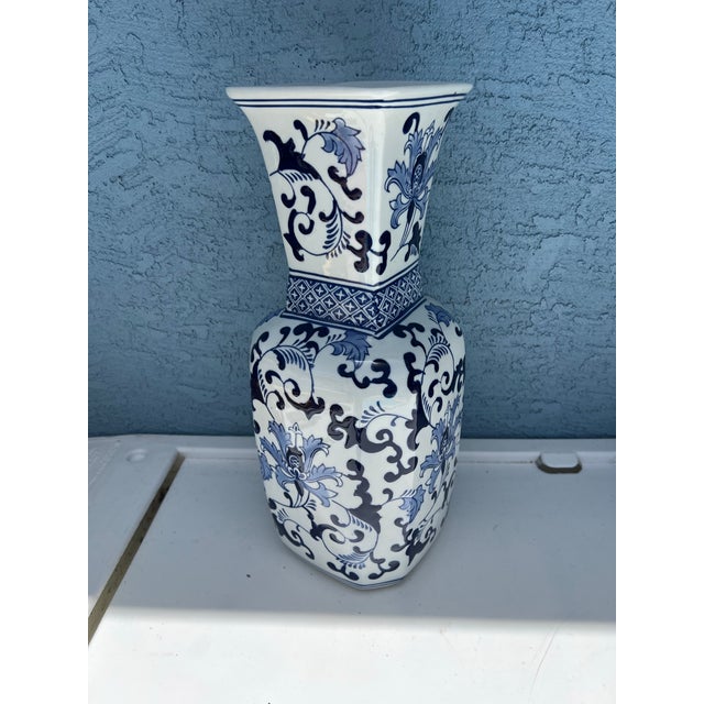 1990s Vintage Floral Blue & White Vase For Sale - Image 5 of 5