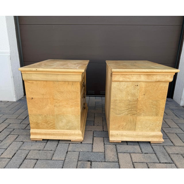 1990s Henredon French Regency Charles X Burl Wood Nightstands, Pair For Sale - Image 11 of 12