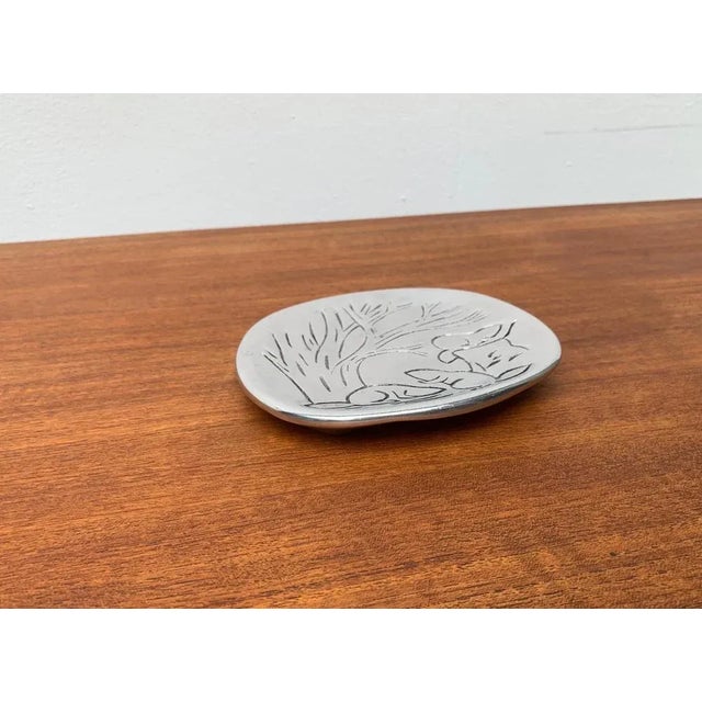 Vintage Canadian Metal Bowl with Beaver Decor from Hoselton, in Very Good conditions. Designed 1970 to 1979 This piece has...