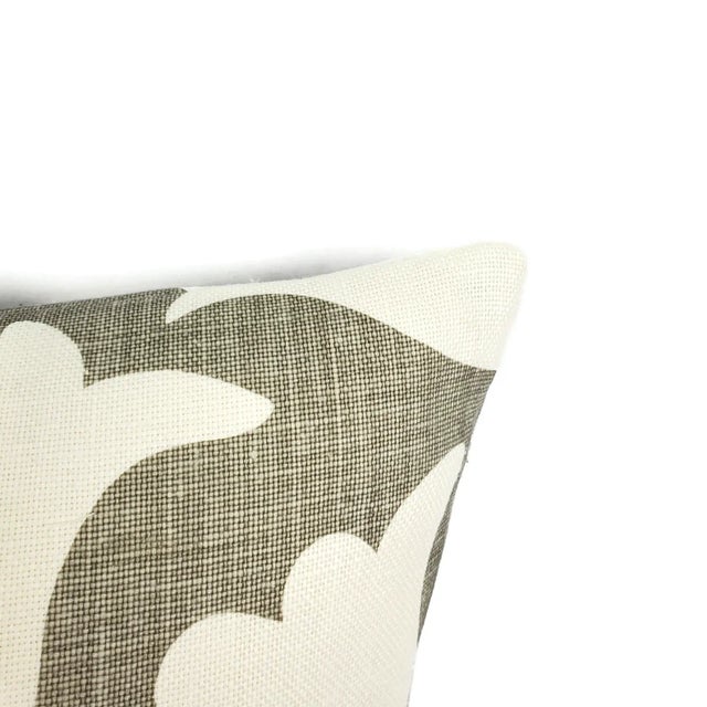 From Barbara Barry for Kravet Couture is Poetical in the color Gray pillow cover. A graphite gray color with creamy white...