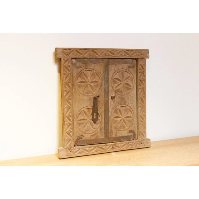 19th Century Antique Floral Carved Bleached Window Mirror-Jaisalmer For Sale - Image 5 of 8