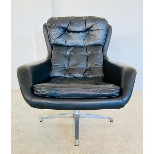 Vintage Danish Mid-Century Black Leather Swivel Chair by Bramin, 1970s Crafted in Denmark in the 1970s by Bramin, this...