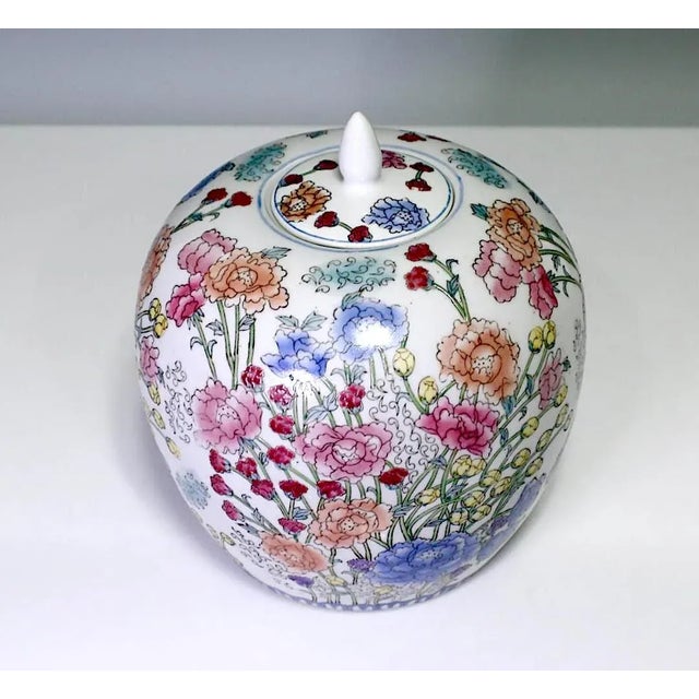 Vintage Chinese Porcelain Ginger Jar One Thousand Flowers Design Over White Glaze For Sale In Tampa - Image 6 of 9
