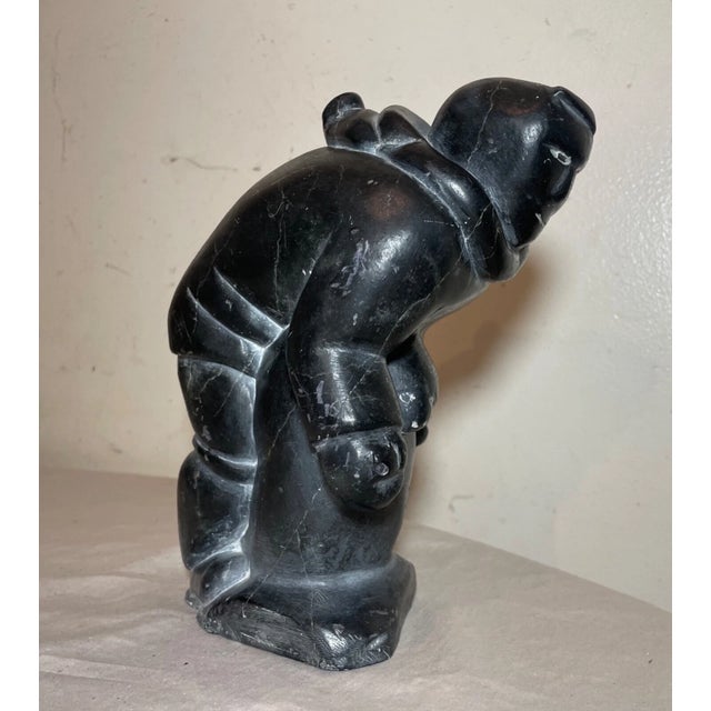 Big Antique Carved Annie Soapstone Canadian Figural Eskimo Seal Sculpture Inuit For Sale - Image 4 of 10