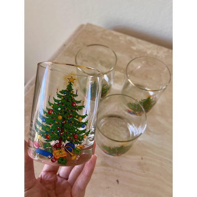 Vintage 1970s Christmas Tree Cocktail Glasses – Retro Holiday Barware - Set of 4 For Sale - Image 4 of 5