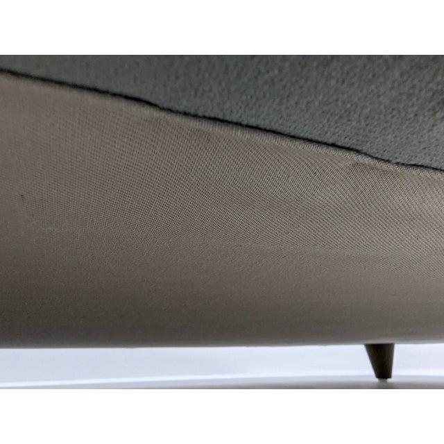 Hugo Velvet Green Curve Sofa by Kingcome, 2000s For Sale - Image 6 of 18