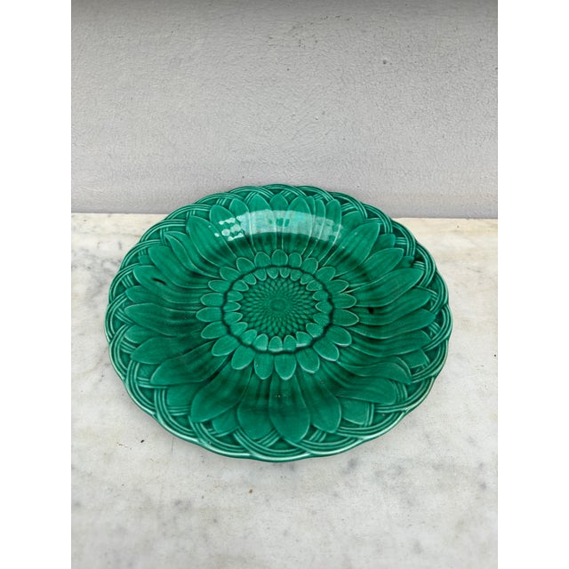 Green Victorian Majolica sunflower plate Wedgwood, circa 1880.