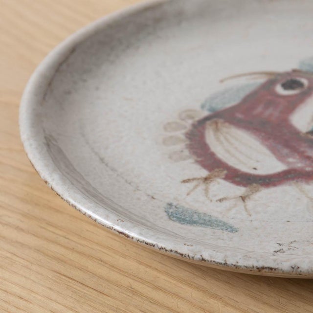 1960s French Ceramic Painted Rooster Plate by Gustave Reynaud For Sale In Los Angeles - Image 6 of 8