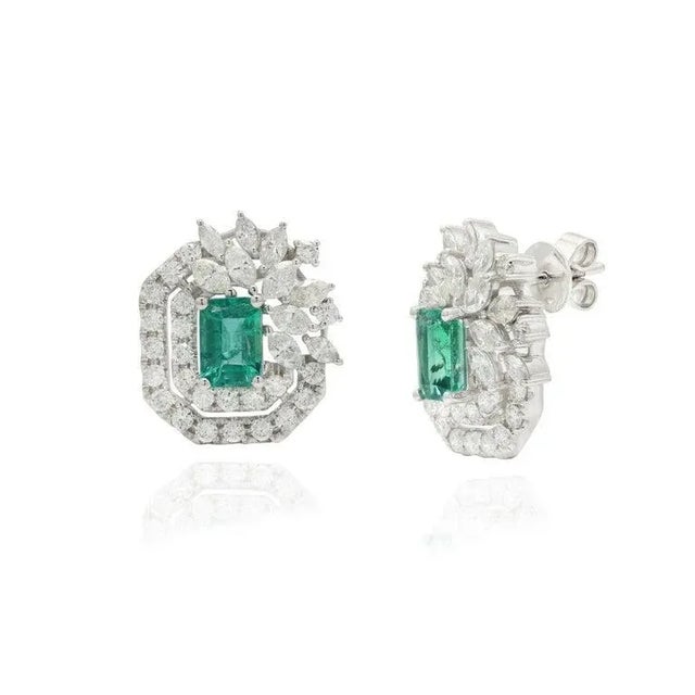 This is part of Chairish’s Fine Jewelry assortment. Studs create a subtle beauty while showcasing the colors of the...