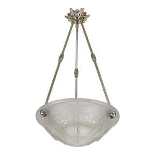 P. Maynadier French Art Deco Pendant Chandelier Circa 1930 - Frosted Glass & Nickeled Bronze For Sale