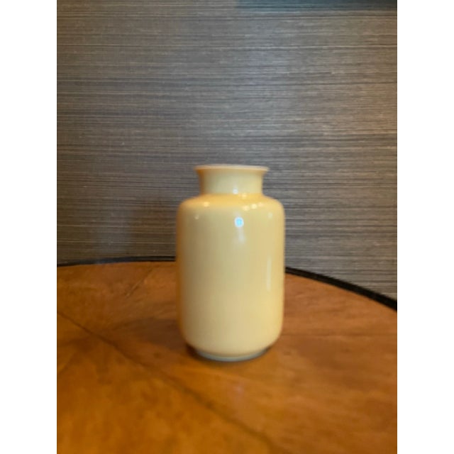 Late 20th Century Chinese Porcelain Polychrome Bud Vases- A Set of 4 For Sale - Image 5 of 6