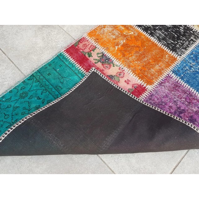 1960s Mid 20th Century Bohemian Handknotted Wool Runner Anatolian Handknotted Oushak Runner For Sale - Image 5 of 10