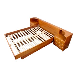 Danish Modern Teak Queen Platform Med With Floating Nightstands For Sale