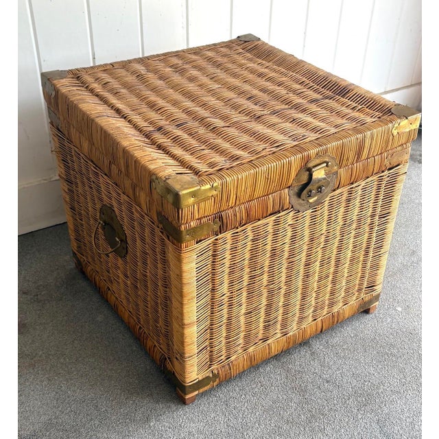 1970s 1970s Chinoiserie Wicker Hinge-Top Trunk/Chest W/ Brass Accents For Sale - Image 5 of 7