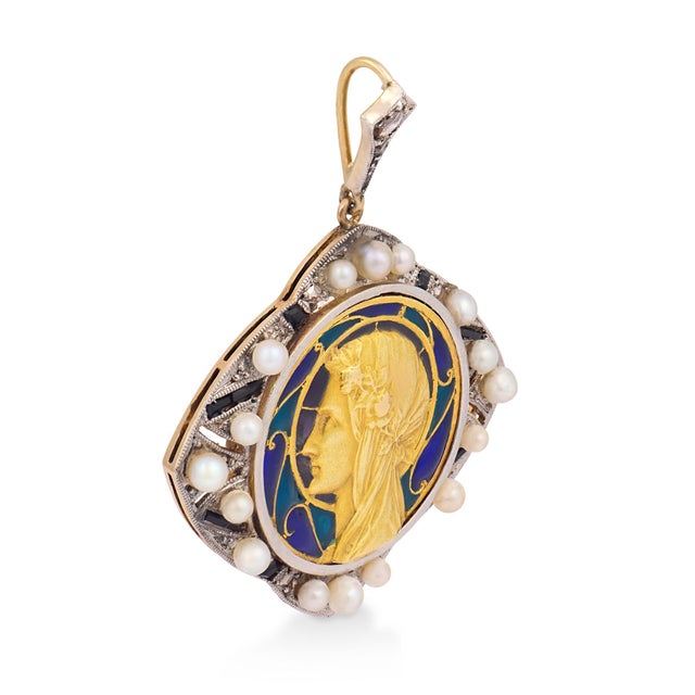 Victorian Late 19th Century Victorian Pearl 18k Yellow Gold Enamel Pendant For Sale - Image 3 of 6