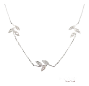 18k(750) White Gold Natural Diamond Leaf Pendant Necklace With Chain