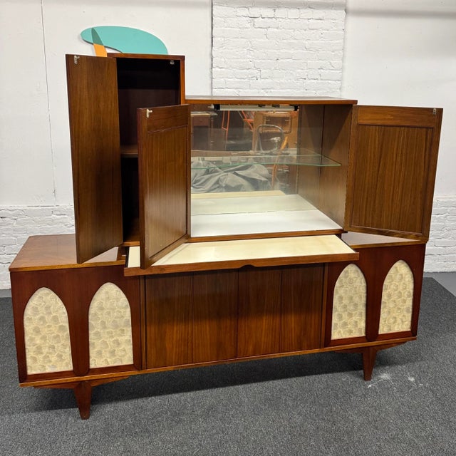 There are no other pieces like this anywhere to be found on the internet, but one or two by the same manufacturer and a...