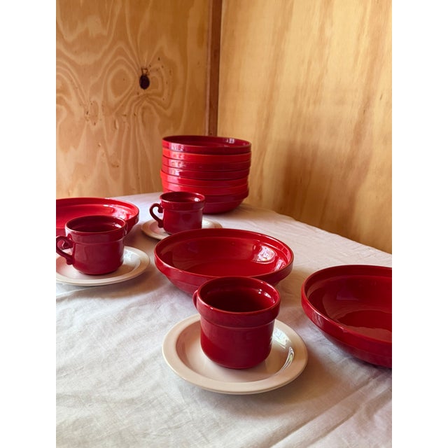 Cream Mid-Century Modern Dutch Crimson Red Stoneware Dinner Service by Potterie De Driehoek Huizen, 1960, Set of 26 For Sale - Image 8 of 10