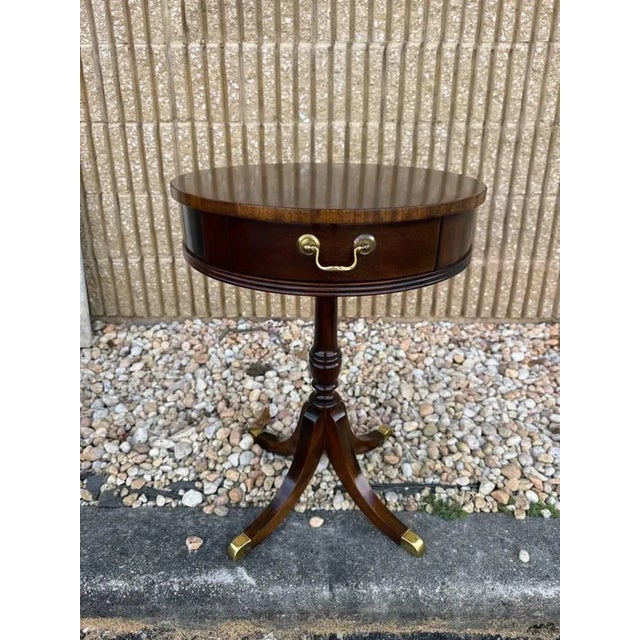 Late 20th Century Vintage Federal Style Inlaid Mahogany Pedestal Drum Side Table by Tradition Hoiuse For Sale - Image 5 of 15