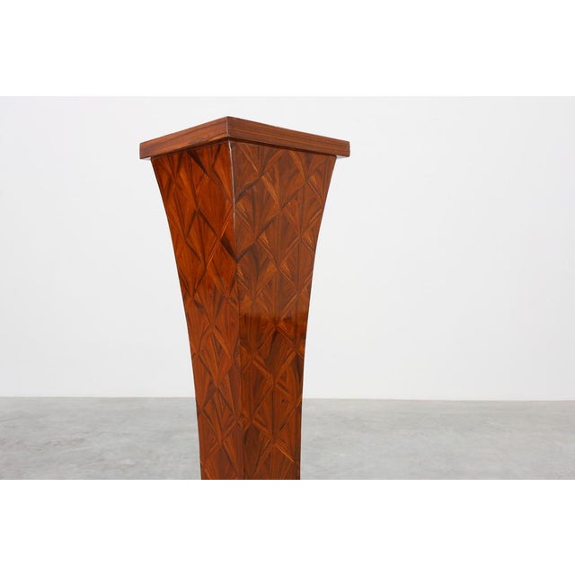 A commanding example of French Art Deco craftsmanship, this large console from the 1920s showcases the movement’s devotion...