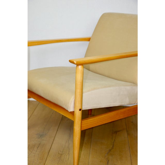 Vintage Loft Lounge Chair in Light Beige Velvet Upholstery and Beech, 1970 For Sale - Image 3 of 10