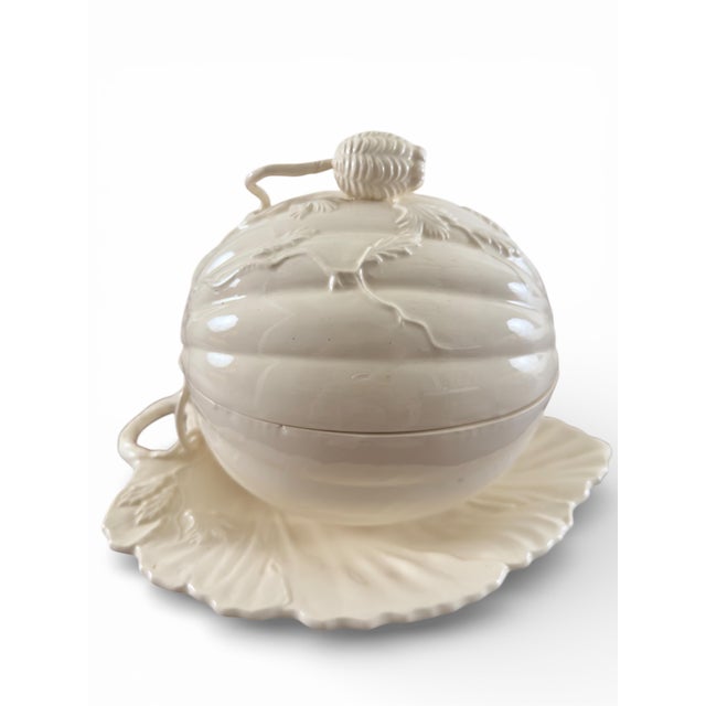 Mid 20th Century Mid 20th Century Leedsware Classical Creamware Melon Covered Centerpiece Tureen Dish With Leaf Base – England For Sale - Image 5 of 12