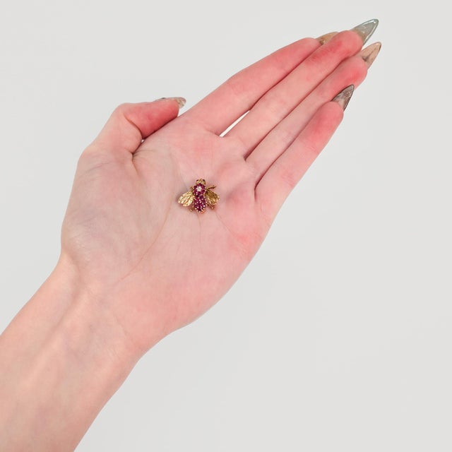 Mid-Century Modern Signed Herbert Rosenthal 18k Gold, Natural Ruby, & Diamond Bee / Insect Brooch For Sale - Image 3 of 15
