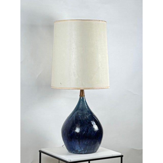 Mid-Century Modern Large 1960s Glazed Ceramic Teardrop Lamp With Original Shade For Sale - Image 3 of 10