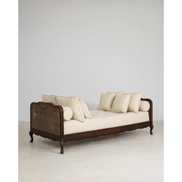 French Louis XV Upholstered Daybed with Rattan Side Panels and Cushions, Rococo Style, France, Early 20th Century For Sale - Image 3 of 16
