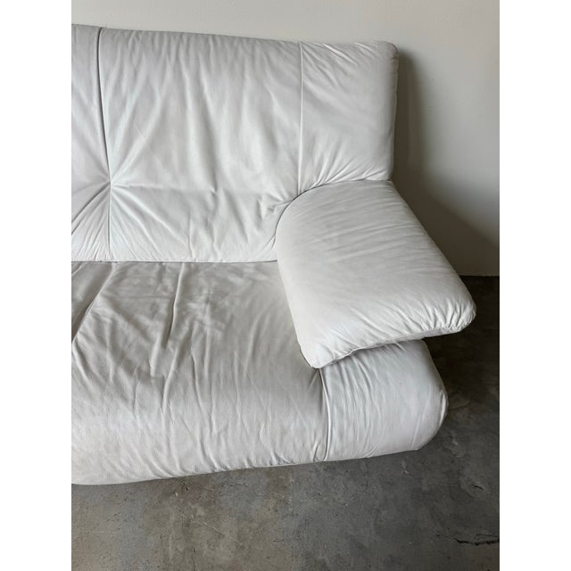 1980s Natuzzi Italian Postmodern White Leather Loveseat For Sale - Image 5 of 12