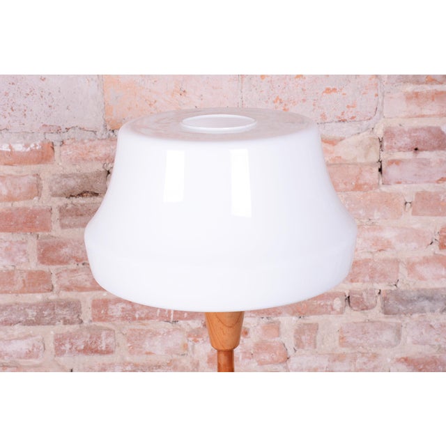 Maker: úluv - ústředí lidové umělecké výroby socket: e27 this elegant and cleanly shaped floor lamp in the mid-century...