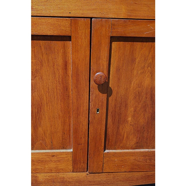 19th Century American Country Corner Cupboard in Cherry, Circa 1835 For Sale In Raleigh - Image 6 of 17
